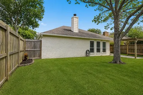 10707 Crestfield Court Houston TX 77070