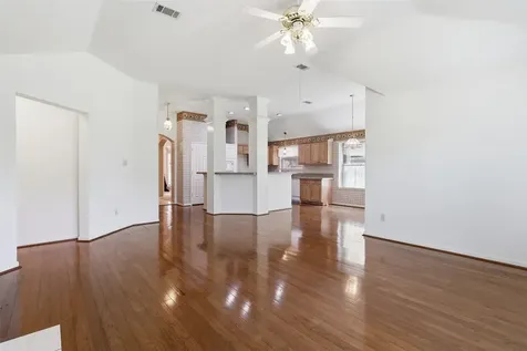10707 Crestfield Court Houston TX 77070