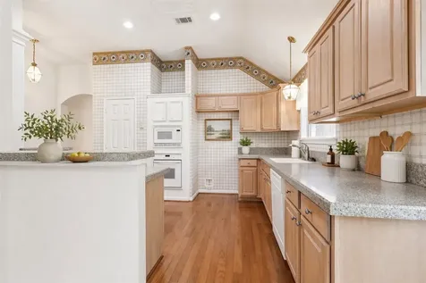10707 Crestfield Court Houston TX 77070