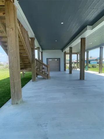 1166 N Monkhouse Drive Crystal Beach TX 77650