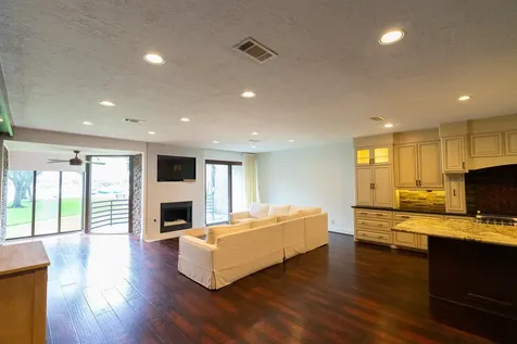 1933 Enterprise Avenue League City TX 77573