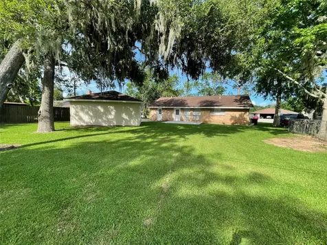 321 Petunia Street Lake Jackson TX 77566