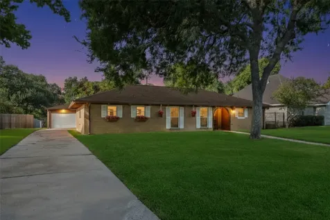 7714 Pecanwood Street Hitchcock TX 77563