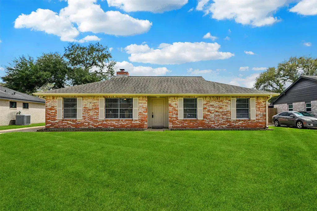 4315 Ravine Drive Friendswood TX 77546