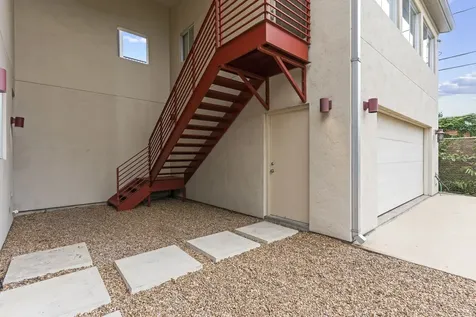 1634 Marshall Street Houston TX 77006