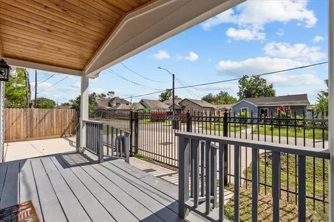 7013 Corsicana Street Houston TX 77020