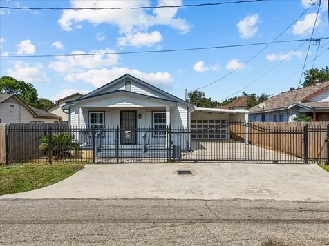 7013 Corsicana Street Houston TX 77020
