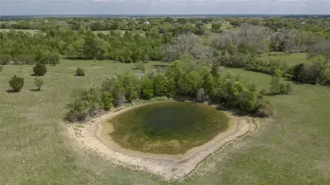 2 Dairy Farm Road Chappell Hill TX 77426
