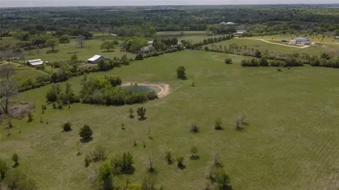 2 Dairy Farm Road Chappell Hill TX 77426