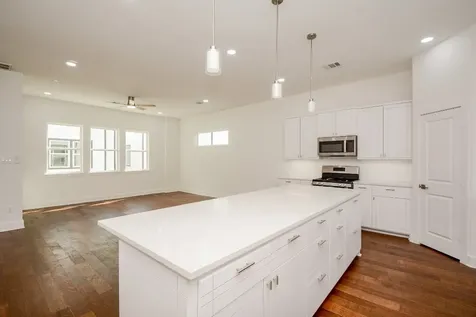 426 Sikes Street A Houston TX 77018