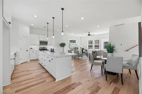 426 Sikes Street A Houston TX 77018