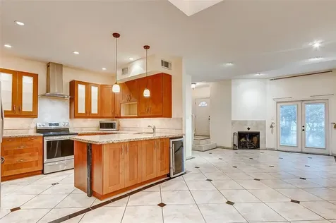 7350 Kirby Drive 5 Houston TX 77030
