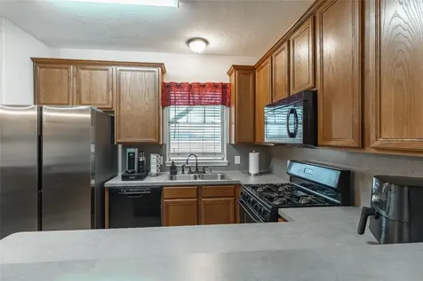 1417 Tx-146 S La Porte TX 77571