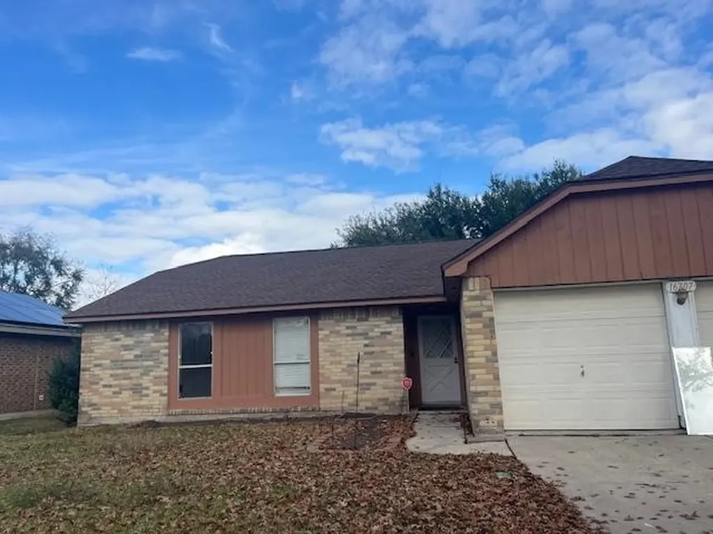 16707 Sheetbend Way Friendswood TX 77546
