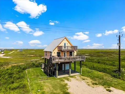 2301 Blue Water Highway Surfside Beach TX 77541