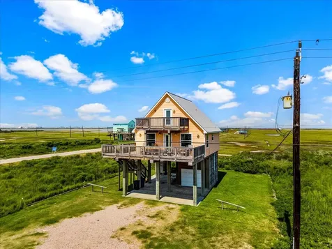 2301 Blue Water Highway Surfside Beach TX 77541
