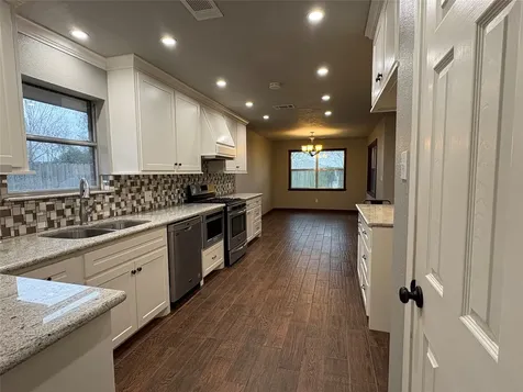 3820 Clover Drive Alvin TX 77511