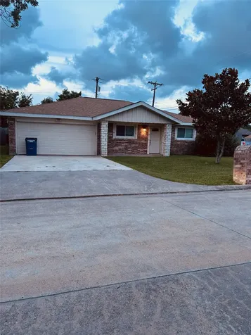 2902 19th Avenue N Texas City TX 77590