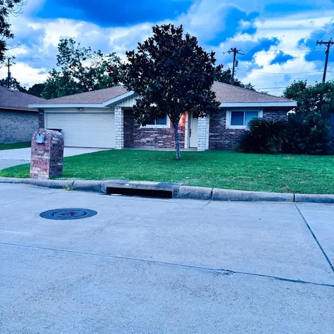 2902 19th Avenue N Texas City TX 77590