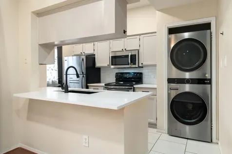 7575 Cambridge Street 1604 Houston TX 77054
