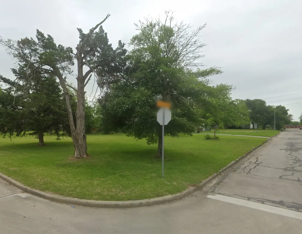 815 Bowie Street Baytown TX 77520