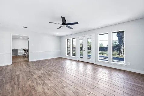 405 Karlis Drive Alvin TX 77511