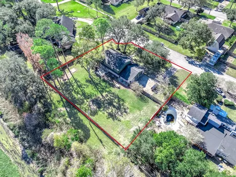 405 Karlis Drive Alvin TX 77511