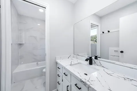 405 Karlis Drive Alvin TX 77511