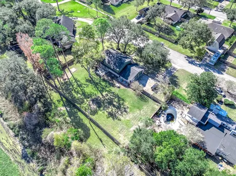 405 Karlis Drive Alvin TX 77511