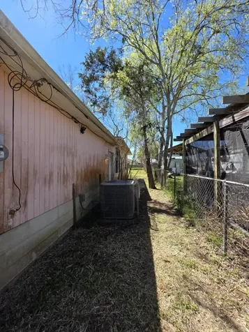 235 2nd Street Van Vleck TX 77482