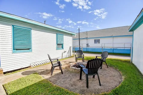 2209 Saladia Street Galveston TX 77551