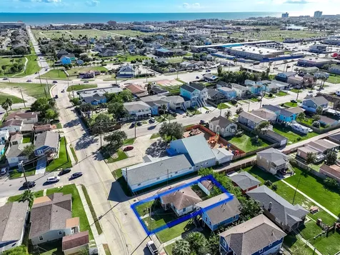 2209 Saladia Street Galveston TX 77551