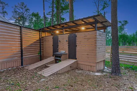 795 County Road 332 Cleveland TX 77328