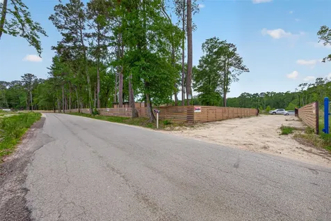 795 County Road 332 Cleveland TX 77328