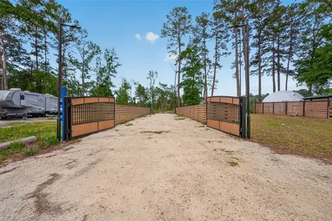 795 County Road 332 Cleveland TX 77328