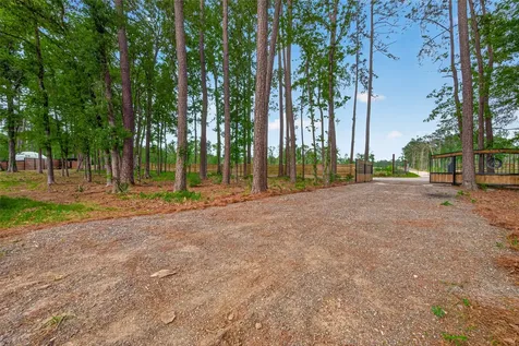 795 County Road 332 Cleveland TX 77328