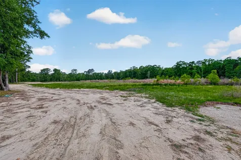 795 County Road 332 Cleveland TX 77328