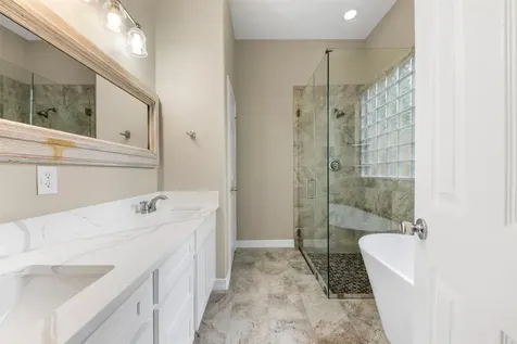 702 Clayton Street Tomball TX 77375