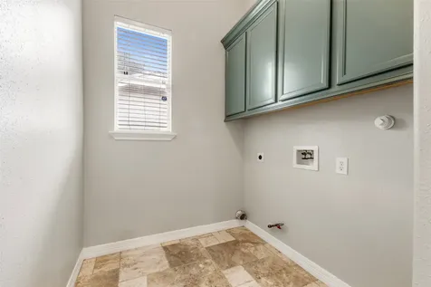 702 Clayton Street Tomball TX 77375