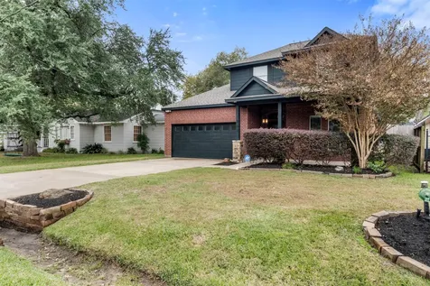 702 Clayton Street Tomball TX 77375