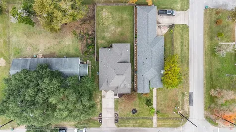 702 Clayton Street Tomball TX 77375