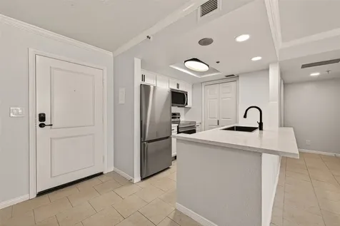 3525 Sage Road 1405 Houston TX 77056
