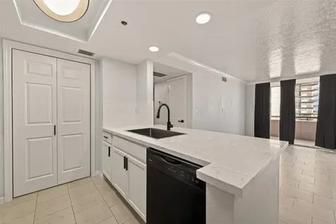 3525 Sage Road 1405 Houston TX 77056