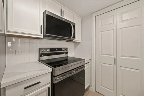 3525 Sage Road 1405 Houston TX 77056