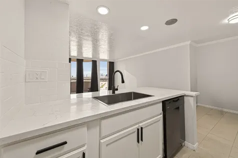 3525 Sage Road 1405 Houston TX 77056