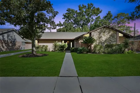5830 Yarwell Drive Houston TX 77096