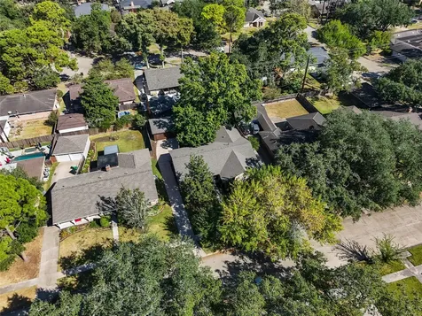 5830 Yarwell Drive Houston TX 77096