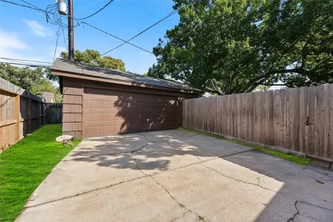 5830 Yarwell Drive Houston TX 77096