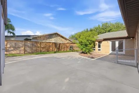 7738 Beaudelaire Circle Galveston TX 77551