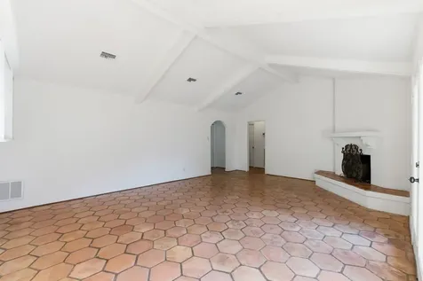 7738 Beaudelaire Circle Galveston TX 77551